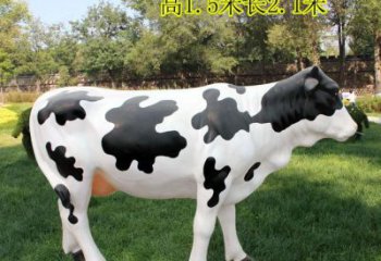 奶牛雕塑廠家，仿真動(dòng)物擺件，園林玻璃鋼奶牛雕塑小品