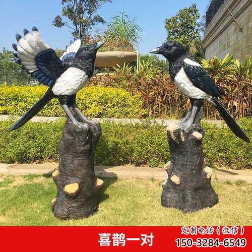 喜鵲雕塑廠家，仿真鳥動物擺件，彩繪玻璃鋼喜鵲雕塑廠