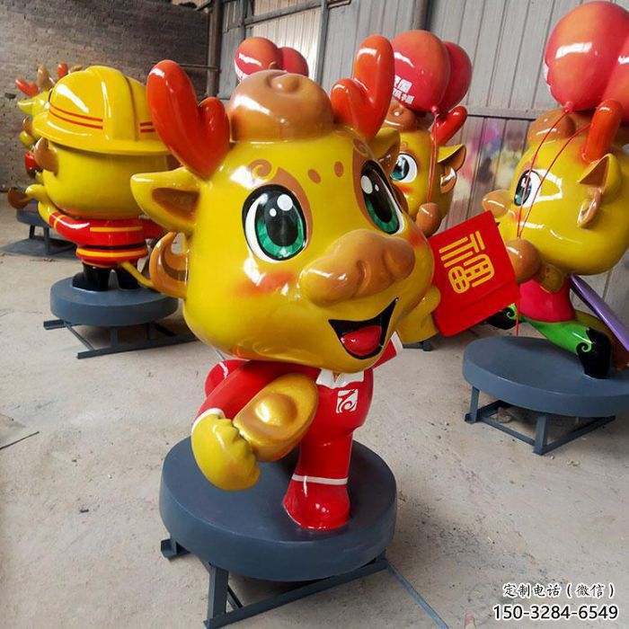 彩繪龍形雕塑廠家，動(dòng)漫動(dòng)物小品，彩繪工藝效果