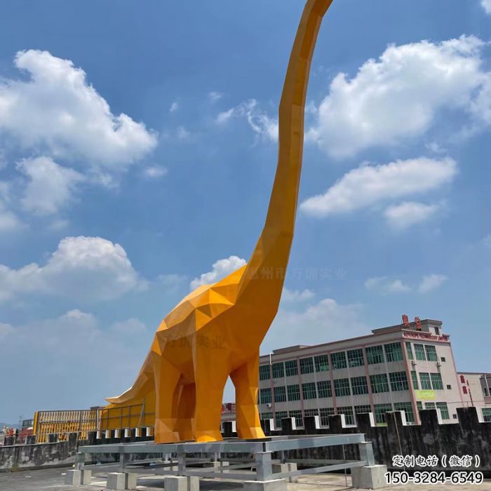 鍛鋼恐龍雕塑選用，小區(qū)擺件，大型烤漆恐龍雕塑公司